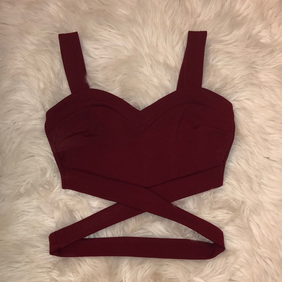 Boohoo Tops - Twist Crop Top